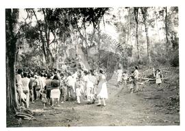 Ocupação Rincão do Bicho (Cantagalo-PR, nov. 1987) [fotografia] / Fotógrafo(a) : Gilmar Dolla Vechia. -- Ref.: BR-SPMST_MST-SN-CIN_AMP_001892-014209-OCU.