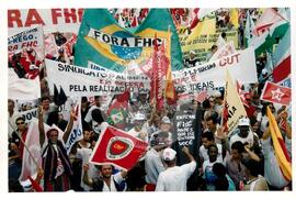 Marcha dos Cem Mil (Distrito Federal (Brasil), [sem data]) [fotografia] / Fotógrafo(a) : Luciney Martins. -- Ref.: BR-SPMST_MST-SN-CIN_AMP_001401-011268-MAC.
