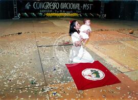 Congresso Nacional do MST, 4o (Distrito Federal (Brasil), 07 ago. 2000) [fotografia] / Fotógrafo(a) : Douglas Mansur ; Paula Reis ; João Zinclar. -- Ref.: BR-SPMST_MST-SN-CIN_AMP_000714-004602-CGR.