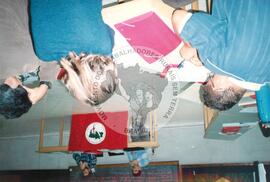 Reunião do Coletivo Nacional de Comunicação (São Paulo-SP, jul. 2001) [fotografia] / Fotógrafo(a) : Letícia Barqueta. -- Ref.: BR-SPMST_MST-SN-CIN_AMP_001940-014611-ACS.