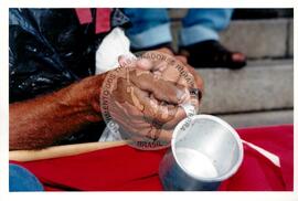 Marcha Sem Terra contra a prisão de 6 trabalhadores (São Paulo-SP, mar. 2000) [fotografia] / Fotógrafo(a) : Joaquim Duarte. -- Ref.: BR-SPMST_MST-SN-CIN_AMP_001426-011571-MAC.