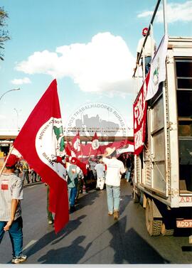 Congresso Nacional do MST, 4o (Distrito Federal (Brasil), 07 ago. 2000) [fotografia] / Fotógrafo(a) : Douglas Mansur ; Paula Reis ; João Zinclar. -- Ref.: BR-SPMST_MST-SN-CIN_AMP_000712-004564-CGR.