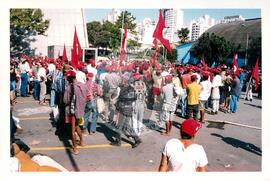 Mobilização no 1º de Maio (São Paulo (Estado), 01 mai. 1999) [fotografia] / Fotógrafo(a) : Douglas Mansur. -- Ref.: BR-SPMST_MST-SN-CIN_AMP_000394-002175-AMT.