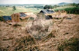 Acampamento Camarazal - Ataque de pistoleiros às 100 famílias (Nazaré da Mata-PE, 08 jul. 1997) [fotografia] / Fotógrafo(a) : Arquivo JST. -- Ref.: BR-SPMST_MST-SN-CIN_AMP_001741-012832-VPP.
