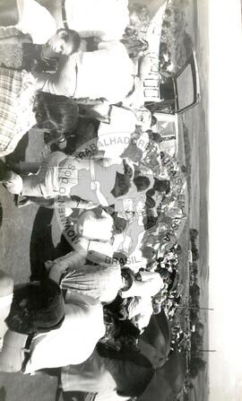 Via Sacra ao acampamento de Salto (Salto do Jacuí-RS, 24 mar. 1989) [fotografia] / Fotógrafo(a) : Volnei Manfron. -- Ref.: BR-SPMST_MST-SN-CIN_AMP_001961-015025-SPR.