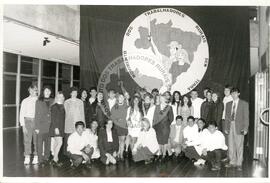 Formatura do Magistério (Santos-SP, jul. 1996) [fotografia] / Fotógrafo(a) : Douglas Mansur. -- Ref.: BR-SPMST_MST-SN-CIN_AMP_000894-006256-EDU.