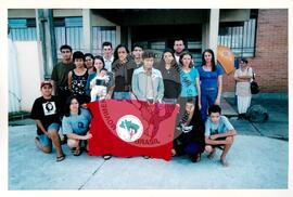Tribunal Internacional dos Crimes do Latifúndio e da Política Governamental de Violação dos Direitos Humanos (Curitiba-PR, 02 mai. 2001) [fotografia] / Fotógrafo(a) : Douglas Mansur. -- Ref.: BR-SPMST_MST-SN-CIN_AMP_000134-000937-ACS.
