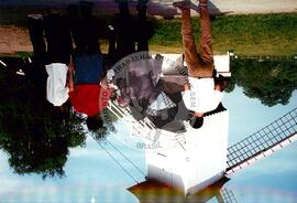 Intercâmbio: Visita do grupo do MST à Bélgica (Bélgica, abr. 1999) [fotografia] / Fotógrafo(a) : Arquivo MST. -- Ref.: BR-SPMST_MST-SN-CIN_AMP_001126-009308-RIT.