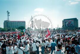 Mobilização pelo 1º de Maio (Cuba, [sem data]) [fotografia] / Fotógrafo(a) : [sem autoria]. -- Ref.: BR-SPMST_MST-SN-CIN_AMP_001045-008455-RIT.