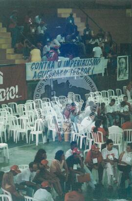 Encontro Estadual do MST, 10o (Belo Horizonte-MG, jan. 2002) [fotografia] / Fotógrafo(a) : Gildo Aguiar. -- Ref.: BR-SPMST_MST-SN-CIN_AMP_000935-007346-ENC.