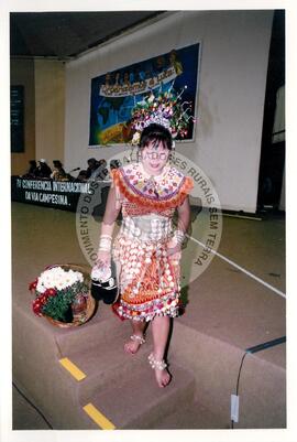 Conferência Internacional da Via Campesina, 4a (Itaci-SP, 14 jul. 2004) [fotografia] / Fotógrafo(a) : Douglas Mansur. -- Ref.: BR-SPMST_MST-SN-CIN_AMP_001164-010212-RIT.