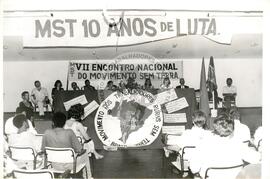 Encontro Nacional, 7o (Salvador-BA, dez. 1992) [fotografia] / Fotógrafo(a) : Douglas Mansur. -- Ref.: BR-SPMST_MST-SN-CIN_AMP_000994-007776-ENC.