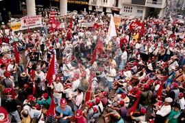 Protestos e Atos Públicos (Rio Grande do Sul, [sem data]) [fotografia] / Fotógrafo(a) : Débora Lerrer. -- Ref.: BR-SPMST_MST-SN-CIN_AMP_000478-002789-AMT.