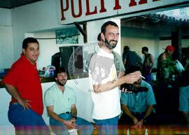 Partida de futebol entre o time do MST e do Chico Buarque (Rio de Janeiro (Estado), mar. 2000) [fotografia] / Fotógrafo(a) : Maysa Mendonça. -- Ref.: BR-SPMST_MST-SN-CIN_AMP_000805-005200-CUL.