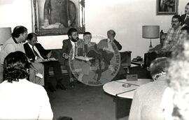 Manifestação em frente ao INCRA no Dia do Trabalhador Rural (Porto Alegre-RS, 27 jul. 1986) [fotografia] / Fotógrafo(a) : Karine Emerich. -- Ref.: BR-SPMST_MST-SN-CIN_AMP_000451-002597-AMT.