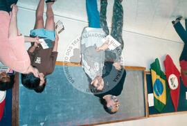 Reunião do Coletivo Nacional de Comunicação (São Paulo-SP, jul. 2001) [fotografia] / Fotógrafo(a) : Letícia Barqueta. -- Ref.: BR-SPMST_MST-SN-CIN_AMP_001940-014600-ACS.