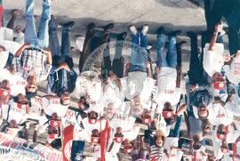 Chegada da Marcha Nacional à Brasília (Brasília-DF, fev. 1997) [fotografia] / Fotógrafo(a) : Douglas Mansur ; Paulo P. Lima. -- Ref.: BR-SPMST_MST-SN-CIN_AMP_001397-011059-MAC.