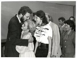 Posse de Dante de Oliveira no Ministerio da Reforma e Desenvolvimento Agrário (Distrito Federal (Brasil), 29 mai. 1985) [fotografia] / Fotógrafo(a) : Leandro Abreu. -- Ref.: BR-SPMST_MST-SN-CIN_AMP_000645-003666-ARV.