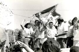 Manifestação Dia do Lavrador (Ouro Preto D'Oeste-RO, 25 jul. 1988) [fotografia] / Fotógrafo(a) : [sem autoria]. -- Ref.: BR-SPMST_MST-SN-CIN_AMP_000441-002566-AMT.