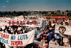 Romaria da Terra, 4a (Trindade-GO, 30 jul. 1989) [fotografia] / Fotógrafo(a) : Arquivo MST ; Reginaldo Pacheco. -- Ref.: BR-SPMST_MST-SN-CIN_AMP_001406-011295-MAC.