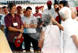 Delegação do MST em Cuba – 40º Aniversário da ANAP (Cuba, 15 mai. 1999) [fotografia] / Fotógrafo(a) : Nilton Viana. -- Ref.: BR-SPMST_MST-SN-CIN_AMP_001043-008370-RIT.