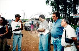 Acampamento " Nova Canudos- Fazenda Engenheiro D'Agua" do MST (Porto Feliz-SP, fev. 1999) [fotografia] / Fotógrafo(a) : Douglas Mansur. -- Ref.: BR-SPMST_MST-SN-CIN_AMP_000046-000244-ACP.