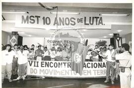 Encontro Nacional, 7o (Salvador-BA, dez. 1992) [fotografia] / Fotógrafo(a) : Douglas Mansur. -- Ref.: BR-SPMST_MST-SN-CIN_AMP_000994-007773-ENC.