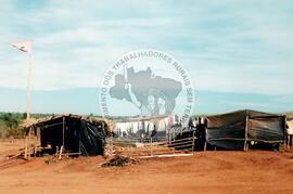 Curso de Militantes de Base do Conesul, 3o (Glória dos Dourados-MS, 02 a 05 mai.) [fotografia] / Fotógrafo(a) : Arquivo MST. -- Ref.: BR-SPMST_MST-SN-CIN_AMP_000860-005710-CUR.