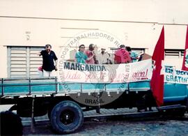 Manifestação em memória de Margarida Alves (Paraíba, 12 ago. 1989) [fotografia] / Fotógrafo(a) : Verinha Villar. -- Ref.: BR-SPMST_MST-SN-CIN_AMP_000540-003047-AMT.