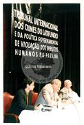 Tribunal Internacional dos Crimes do Latifúndio e da Política Governamental de Violação dos Direitos Humanos (Curitiba-PR, 02 mai. 2001) [fotografia] / Fotógrafo(a) : Douglas Mansur. -- Ref.: BR-SPMST_MST-SN-CIN_AMP_000135-001030-ACS.