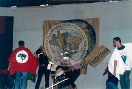 Encontro de Jovens do MST, na Ucicamp, 3o (Campinas-SP, 14 fev. 2001) [fotografia] / Fotógrafo(a) : Michelle Cafaldo. -- Ref.: BR-SPMST_MST-SN-CIN_AMP_000909-007046-ENJ.