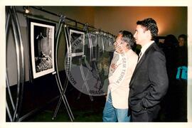 Lançamento da Exposição "Terra" (São Paulo (Estado), 10 abr. 1997) [fotografia] / Fotógrafo(a) : Douglas Mansur. -- Ref.: BR-SPMST_MST-SN-CIN_AMP_001030-008161-ELF.