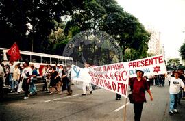 Manifestação (São Paulo-SP, [sem data]) [fotografia] / Fotógrafo(a) : Arquivo MST. -- Ref.: BR-SPMST_MST-SN-CIN_AMP_000410-002393-AMT.