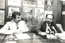 Depoimento na Comissão de Direitos Humanos na Assembléia Legislativa (Porto Alegre-RS, 1984) [fotografia] / Fotógrafo(a) : Protássio Nenê ; Ednir M. Santos. -- Ref.: BR-SPMST_MST-SN-CIN_AMP_000661-003713-ARV.