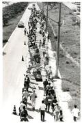 Caminhada São Paulo - Jundiaí (Jundiaí-SP, nov. 1993) [fotografia] / Fotógrafo(a) : Douglas Mansur. -- Ref.: BR-SPMST_MST-SN-CIN_AMP_001428-011606-MAC.