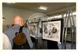 Lançamento da Exposição "Terra" (São Paulo (Estado), 10 abr. 1997) [fotografia] / Fotógrafo(a) : Douglas Mansur. -- Ref.: BR-SPMST_MST-SN-CIN_AMP_001030-008155-ELF.