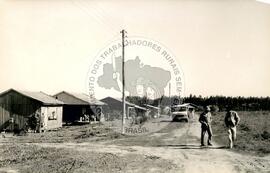 Assentamento do MST [sem identificação] (Chapecó-SC, ago. 1995) [fotografia] / Fotógrafo(a) : Débora Lerrer. -- Ref.: BR-SPMST_MST-SN-CIN_AMP_000194-001392-ASS.
