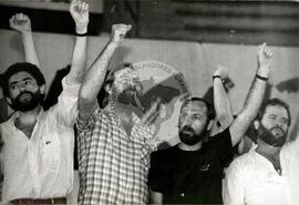 Congresso Nacional da CUT (CONCUT), 3o (Minas Gerais, 1988) [fotografia] / Fotógrafo(a) : Douglas Mansur. -- Ref.: BR-SPMST_MST-SN-CIN_AMP_000735-004815-CSS.