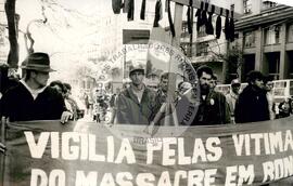 Vigília contra o Massacre de Columbiara (Rio Grande do Sul, ago. 1995) [fotografia] / Fotógrafo(a) : [sem autoria]. -- Ref.: BR-SPMST_MST-SN-CIN_AMP_000469-002724-AMT.