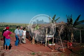 Assentamento "Ribeirão Bonito"do MST (Rio Grande do Sul, [sem data]) [fotografia] / Fotógrafo(a) : Arquivo MST. -- Ref.: BR-SPMST_MST-SN-CIN_AMP_000186-001325-ASS.