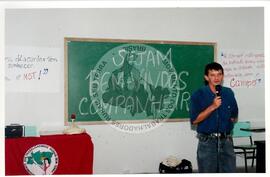 Semana Nacional de Cultura Brasileira e Reforma Agrária (Rio de Janeiro-RJ, 18 mar. 2002) [fotografia] / Fotógrafo(a) : Luciney Martins. -- Ref.: BR-SPMST_MST-SN-CIN_AMP_001823-013778-NDT.