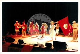 Semana Nacional de Cultura Brasileira e Reforma Agrária (Rio de Janeiro-RJ, 18 mar. 2002) [fotografia] / Fotógrafo(a) : Luciney Martins. -- Ref.: BR-SPMST_MST-SN-CIN_AMP_001813-013248-NDT.