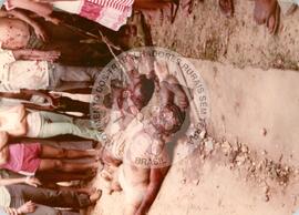 Velório, cortejo e enterro de vítimas do massacre de Eldorado dos Carajás (Brasil, [sem data]) [fotografia] / Fotógrafo(a) : Arquivo MST ; João Ripper. -- Ref.: BR-SPMST_MST-SN-CIN_AMP_001792-012983-VPP.