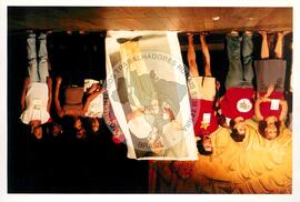 Semana Nacional de Cultura Brasileira e Reforma Agrária (Rio de Janeiro-RJ, 18 mar. 2002) [fotografia] / Fotógrafo(a) : João Laet. -- Ref.: BR-SPMST_MST-SN-CIN_AMP_001817-013423-NDT.