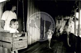 Assentamento do MST [sem identicação] (Dionísio Cerqueira-SC, set. 1995) [fotografia] / Fotógrafo(a) : Débora Lerrer. -- Ref.: BR-SPMST_MST-SN-CIN_AMP_000195-001407-ASS.