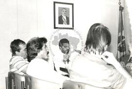 Audiência com o Ministro Dante Oliveira (Brasília-DF, 17 jun. 1986) [fotografia] / Fotógrafo(a) : Edson G. Silva ; Valéria Costa ; Leandro Abreu. -- Ref.: BR-SPMST_MST-SN-CIN_AMP_000619-003497-ARV.