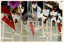 Mobilização (São Paulo-SP, 17 abr. 1988) [fotografia] / Fotógrafo(a) : Douglas Mansur. -- Ref.: BR-SPMST_MST-SN-CIN_AMP_000373-001880-AMT.