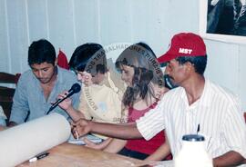 Oficina de Rádio (Cantagalo-PR, jul. 2002) [fotografia] / Fotógrafo(a) : Leticia Barqueta. -- Ref.: BR-SPMST_MST-SN-CIN_AMP_000689-003863-ARV.