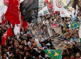Manifestação pró Impechment - UNE E CUT (São Paulo (Estado), 25 ago. 1992) [fotografia] / Fotógrafo(a) : Juan Pezzeto. -- Ref.: BR-SPMST_MST-SN-CIN_AMP_000384-002047-AMT.