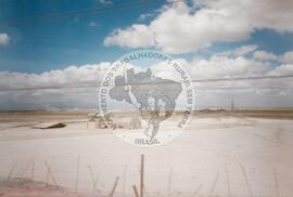 Viagem de Joelson, Ênio e João Pedro (Ásia, 1996) [fotografia] / Fotógrafo(a) : Lito Ocampo. -- Ref.: BR-SPMST_MST-SN-CIN_AMP_001137-009461-RIT.